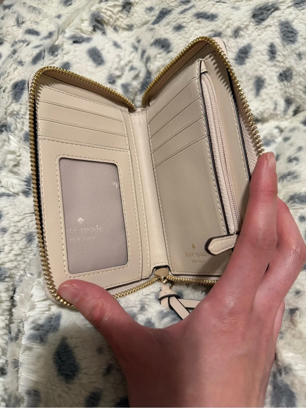 NWOT Kate Spade Knott Wallet in Milk Glass